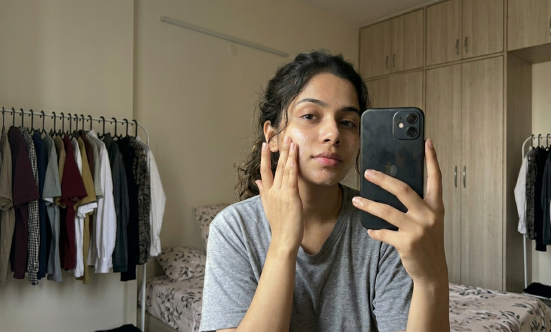 10-Minute Morning Routine to Look Attractive Without Makeup for Work